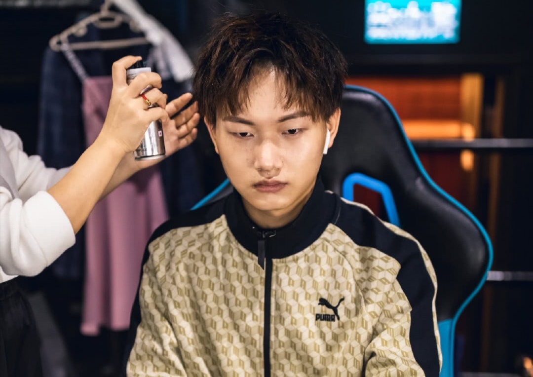 王者荣耀:选手飞牛被禁赛,恶意id终受处罚,天才被个人素质毁掉