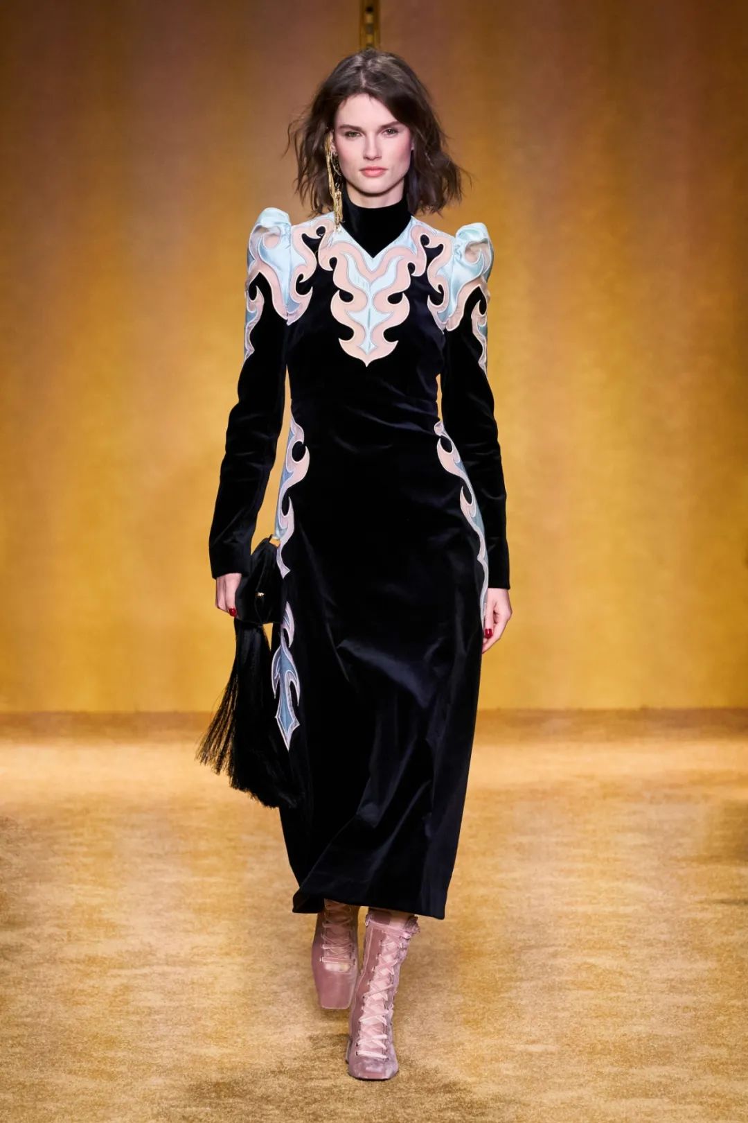 2020时髦指南|一篇让你穿品升级的时装周笔记_cutout