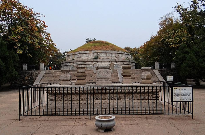 袁世凯墓取名"袁陵",遭举国反对,徐世昌改一字无人抗议_袁克定