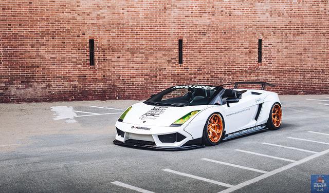 全球第一辆改装lb车身宽体套件的兰博基尼gallardospyder