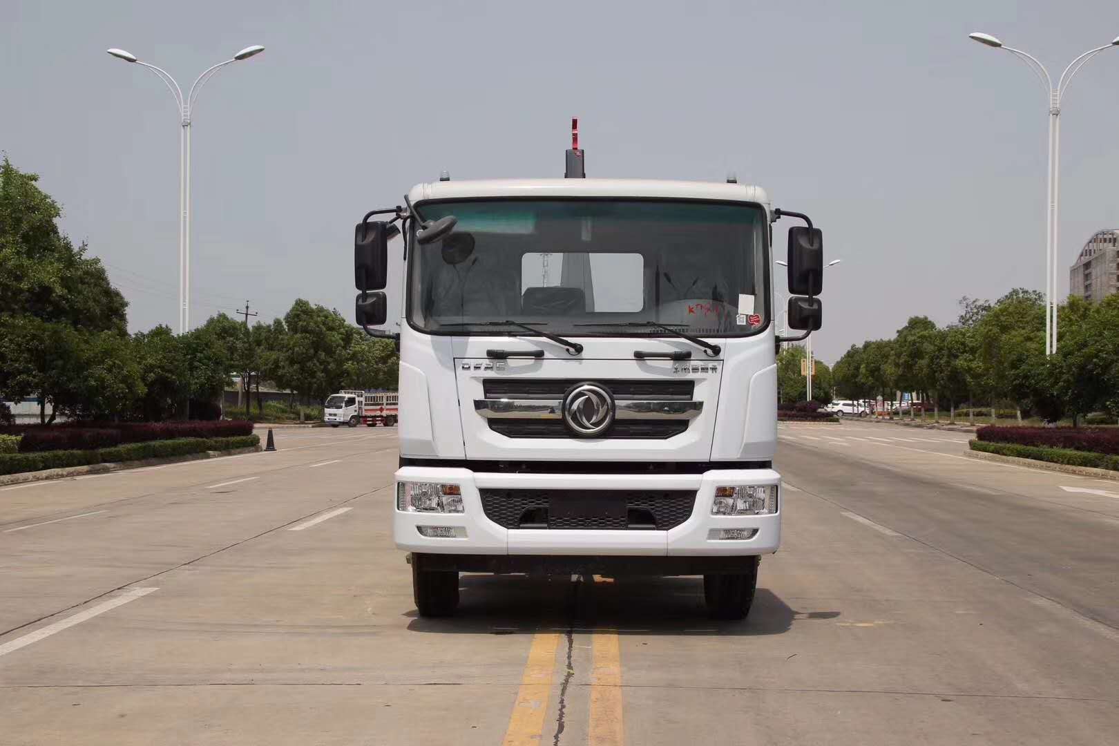 东风d9拉臂式垃圾车多少钱