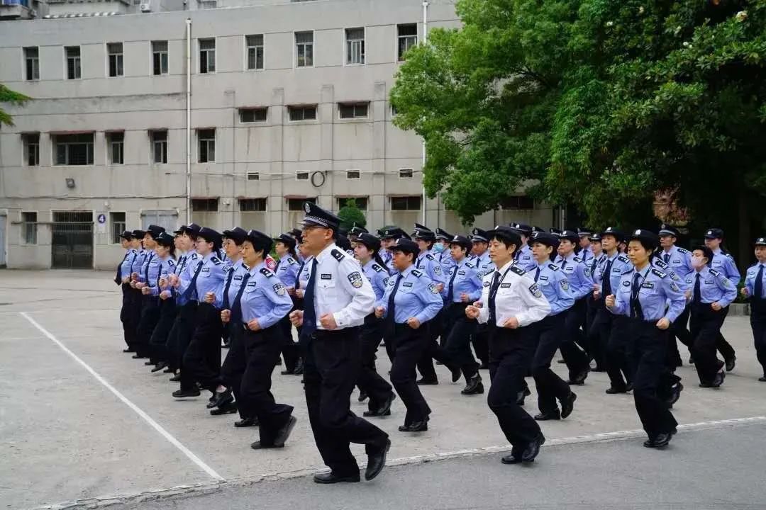 2019年5月13日,武漢女子監獄組織全監民警集中隊列訓練,監獄長周裕坤