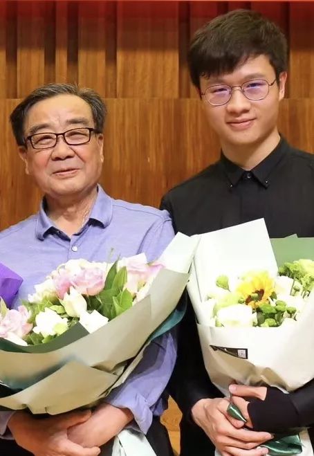 悼文太阳之域缅怀敬爱的恩师王域平先生