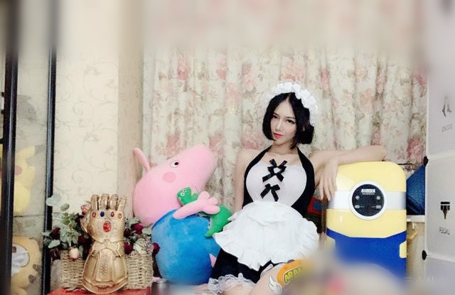 女主播cos女仆满屏的胶原蛋白身材像古阿扎直播间粉丝恋爱了