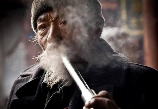 吸烟多年的老烟民,如果戒烟肺功能还会恢复如初吗?告诉你答案