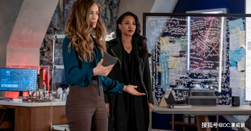 《闪电侠》再次暴露艾瑞斯智商下限,镜像世界的幕后黑手浮出水面