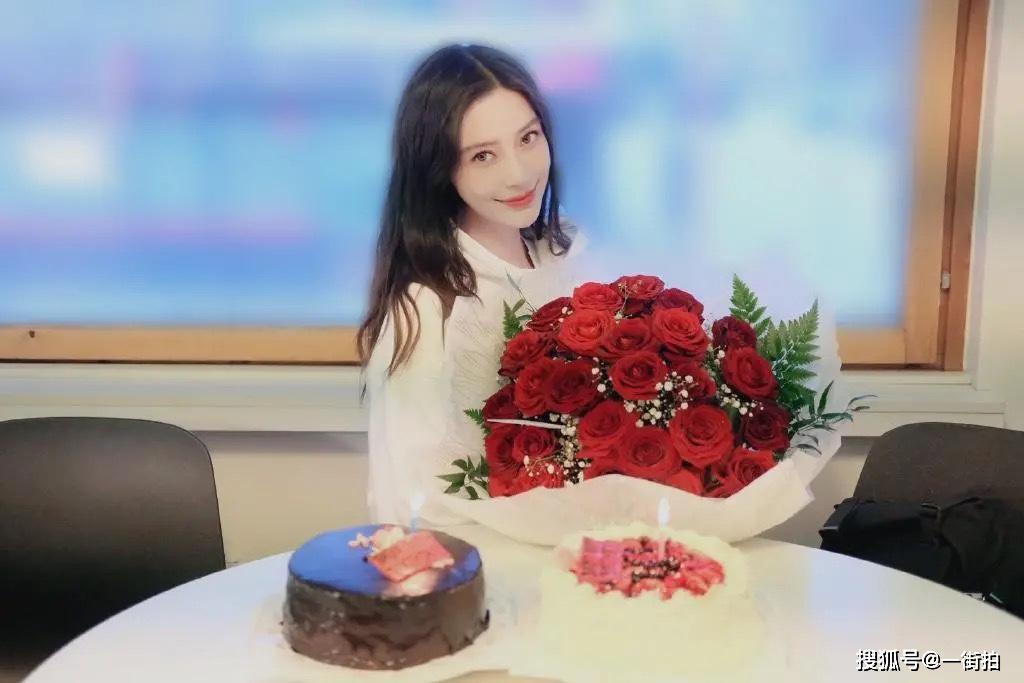 这一次也只是送了玫瑰花和生日