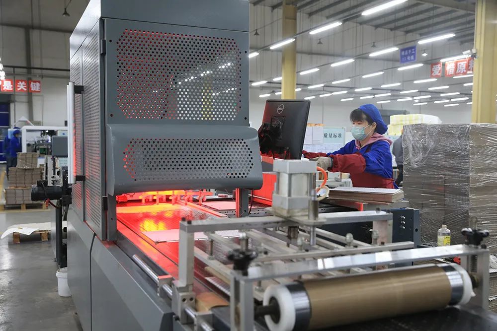 复工当天产纸箱30万只昼夜发货这些包装厂复工赶订单有一套