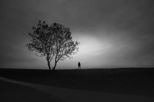 叔本华想要告别平庸获得幸福就得学会独处