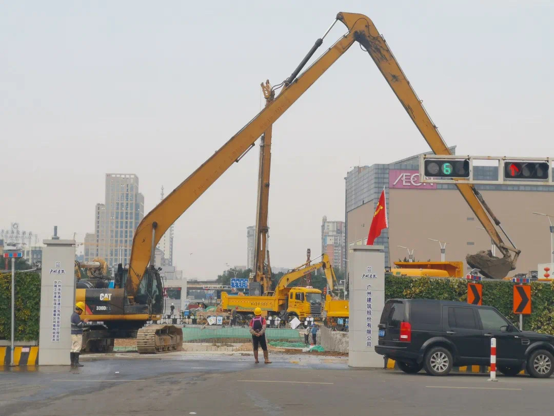 动起来地铁3号线东延段多工地复工了