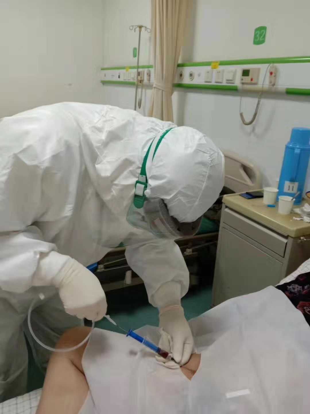 使命在肩同心战疫记西安市胸科医院胸外科医护团队