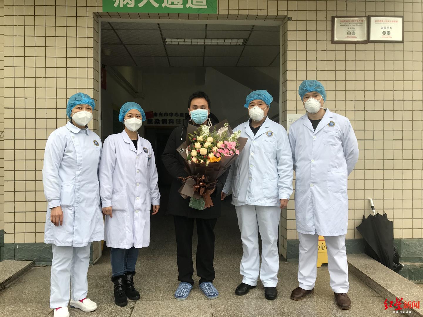 四川首例成功停机拔管新冠肺炎危重患者出院