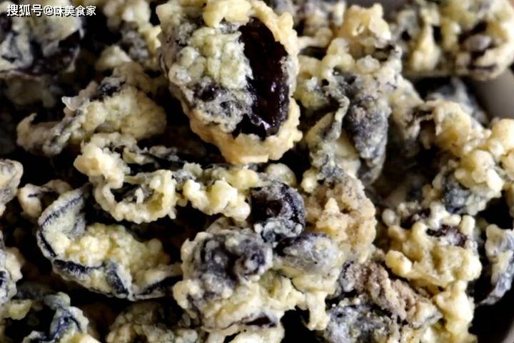 最接地气的一道家常菜油炸黑木耳口感清脆不油腻家人爱吃