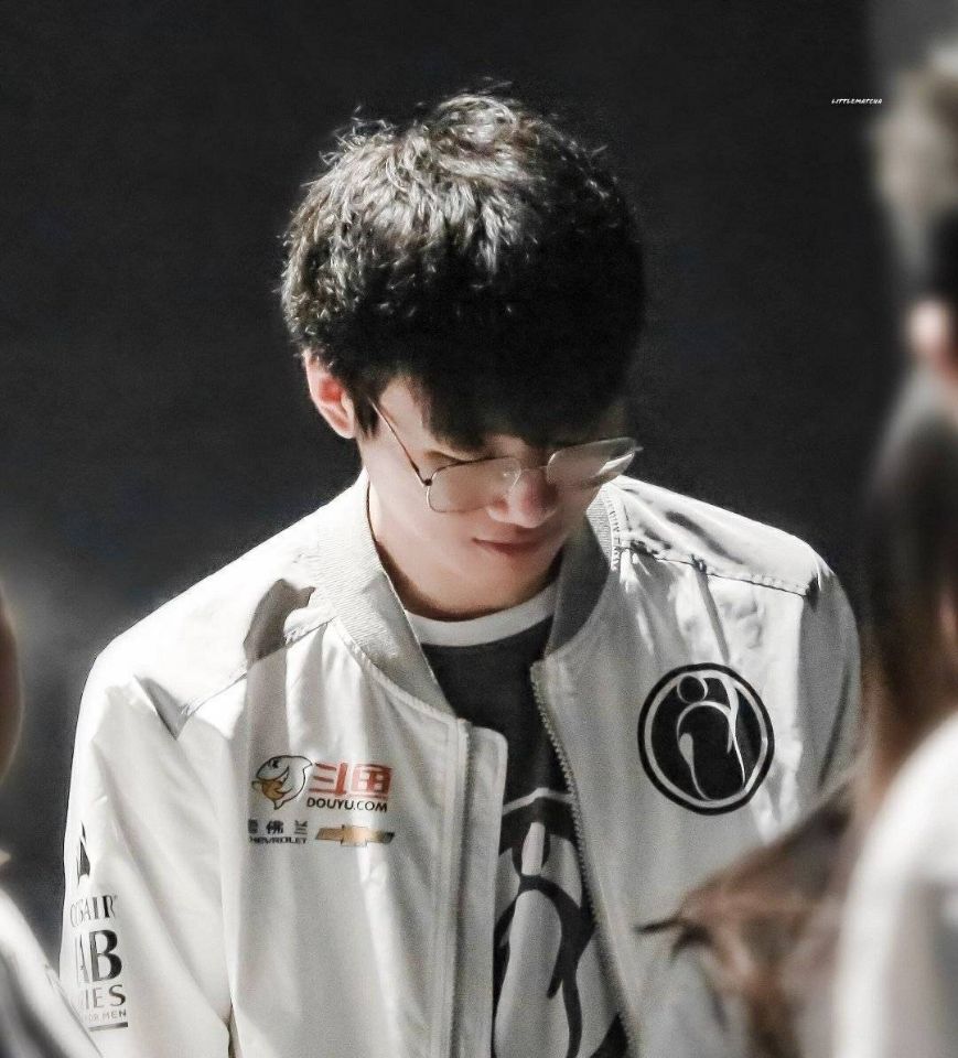 英雄联盟选手奖金收入大曝光网友这俩替补收入为啥是最高的