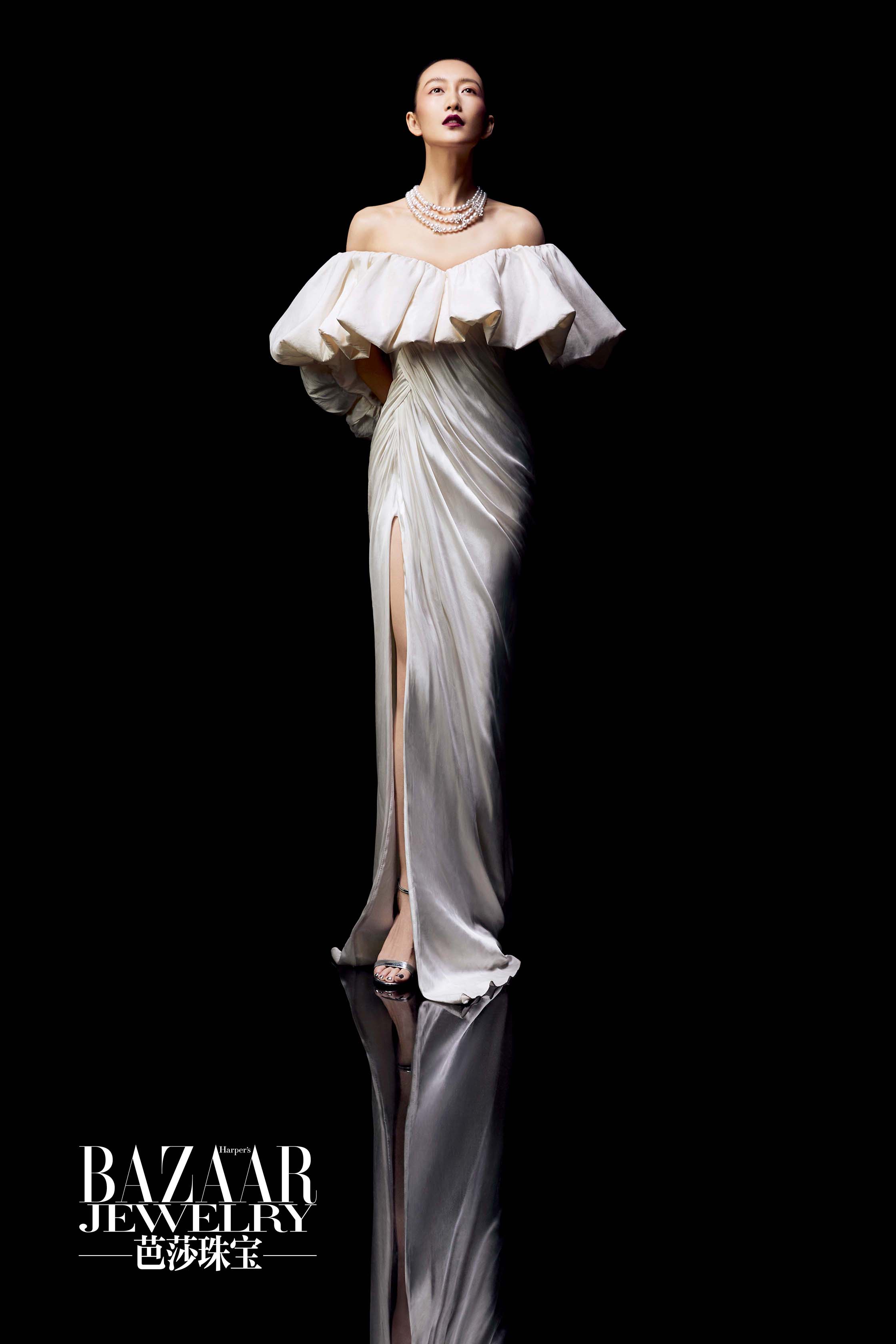 王鸥最新大片曝光 蝴蝶美背优雅迷人