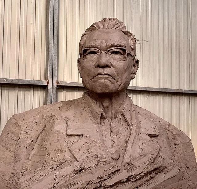 国画《寒凝大地听春雷》作者 徐中国画《太行春暖情无限》作者 张月岗