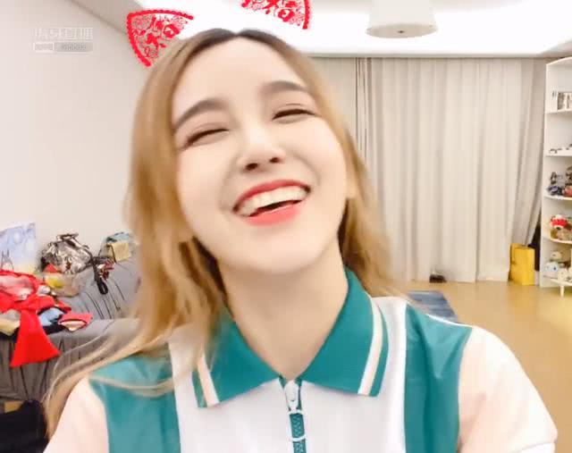 rita在线展示新衣服袜子什么的以后就不要提了