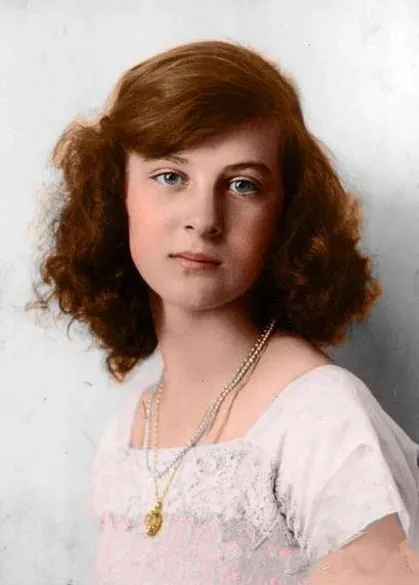 落魄公主守寡40年却活成传奇!_玛丽娜