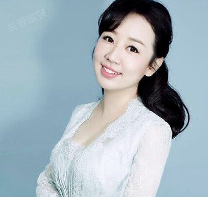 26年前火遍全国,《我爱我家》的小屁孩"贾圆圆",现在怎么样了_关凌