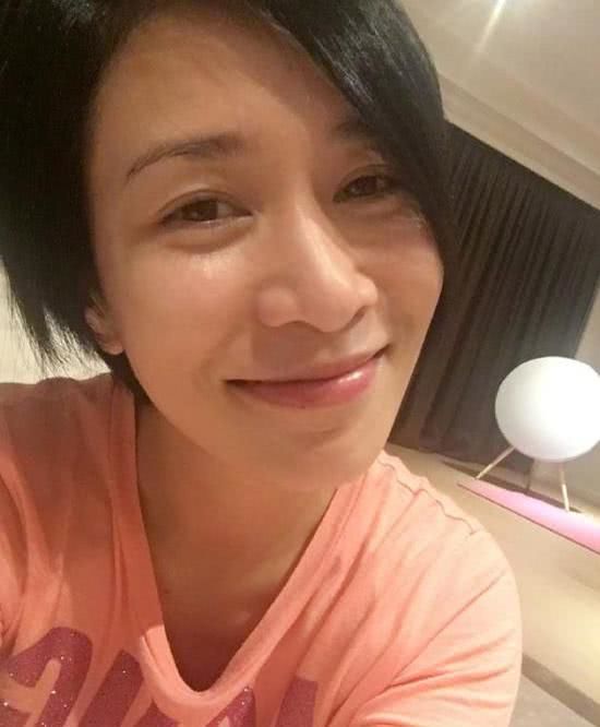 素颜都比化妆美,最漂亮的却是她!_苏青