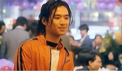 和陈小春因女人决裂?古惑仔团体只有他被排挤,今酒吧现身吓坏人