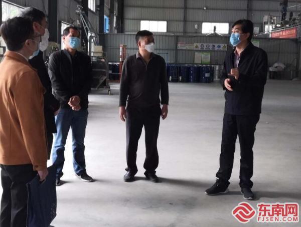 市应急管理局党组书记,局长范玉水带领副局长陈德全和有关科室人员