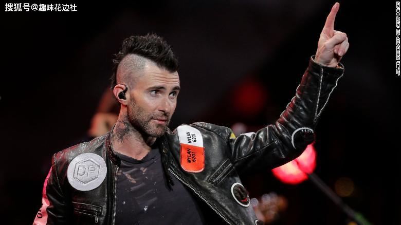 maroon 5被骂上全球热搜第一,主唱adam levine出面道歉!