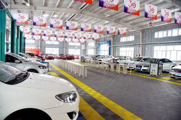 学汽修就要去汽修学校