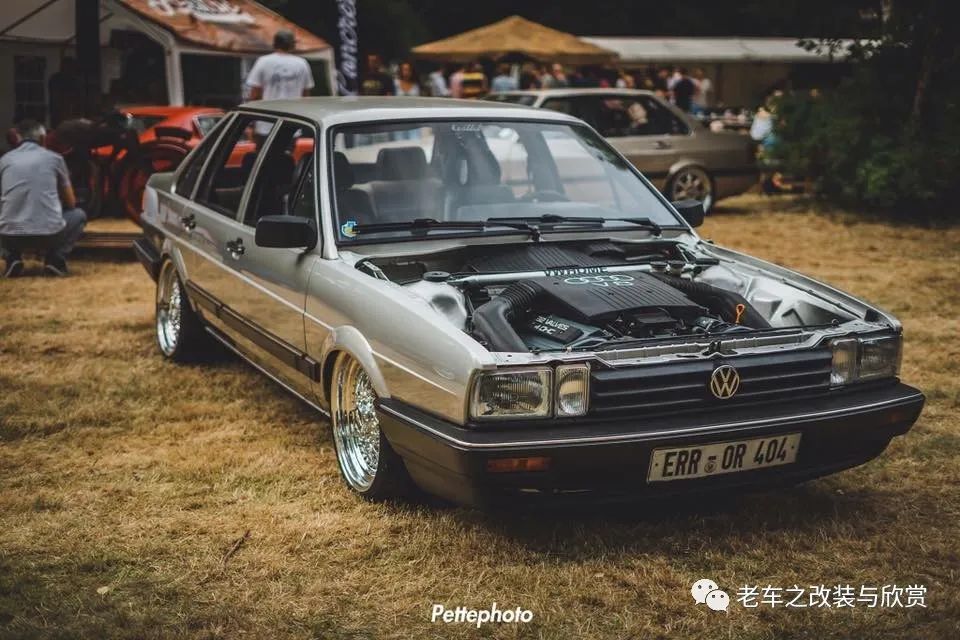 分享一款国外车友改装的普桑(桑塔纳).