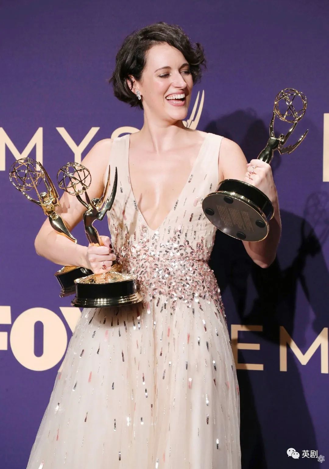 无论你从哪部作品开始爱上她,都不迟.菲比·沃勒-布里奇