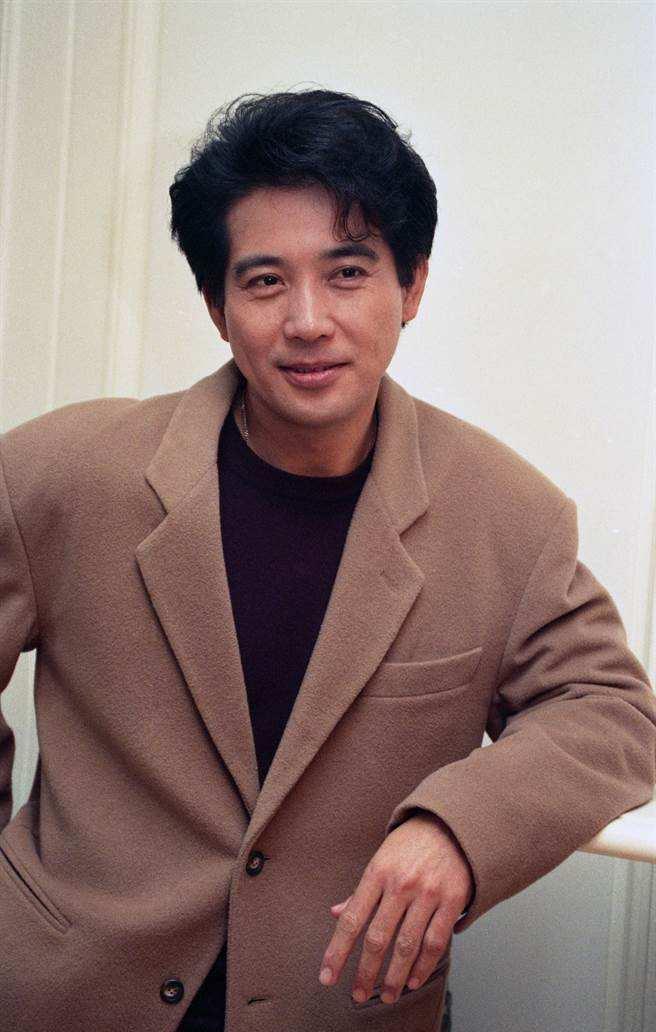 但是魅力不减当年,相信很多人都知道知道"秦汉"这位老牌明星!