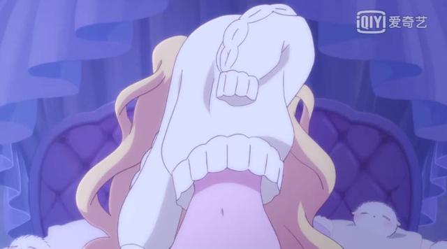 毛茸茸的床好幸福很温暖