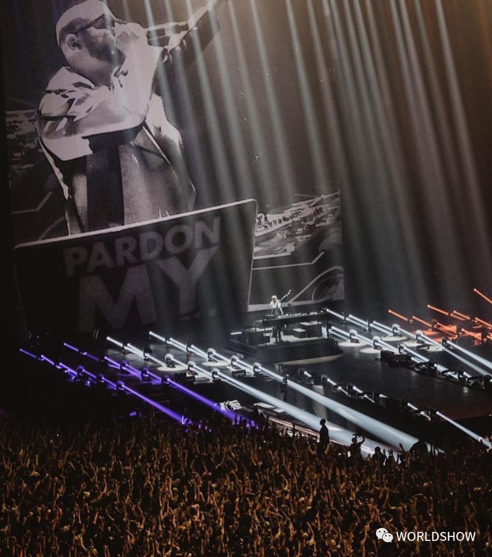 第一位在凯旋门演出的dj,演唱会也是火力全开_snake