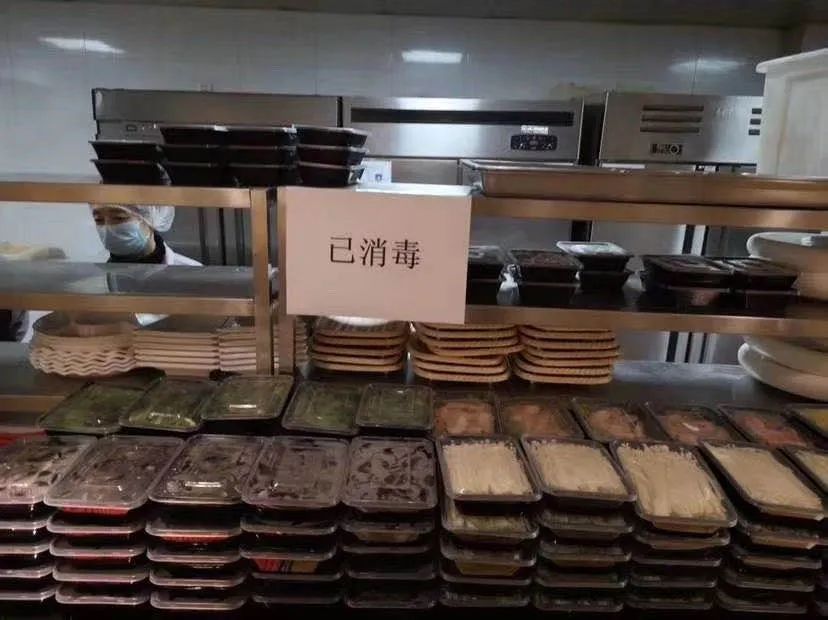 坚守抗疫阵线火锅披萨烤鱼无接触外卖到店自提已上线