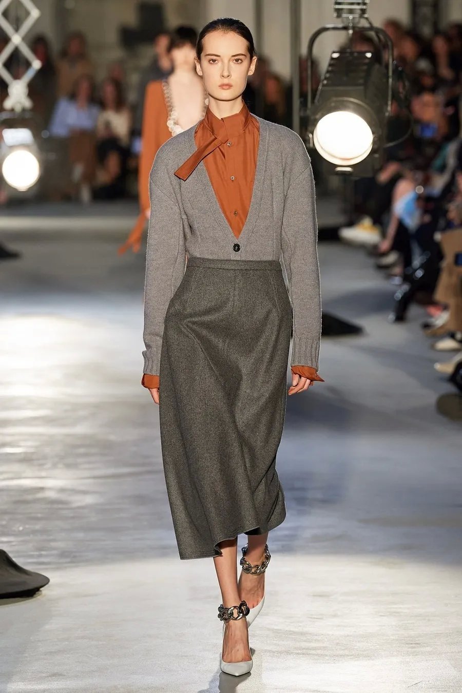 2020秋冬米兰时装周唤醒你的不羁风打翻你的少女心上