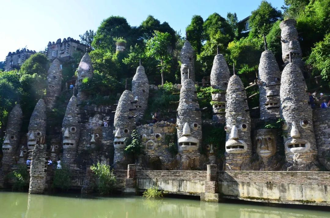 原创贵州有个80岁大爷负债300万花22年时间打造了一个夜郎国