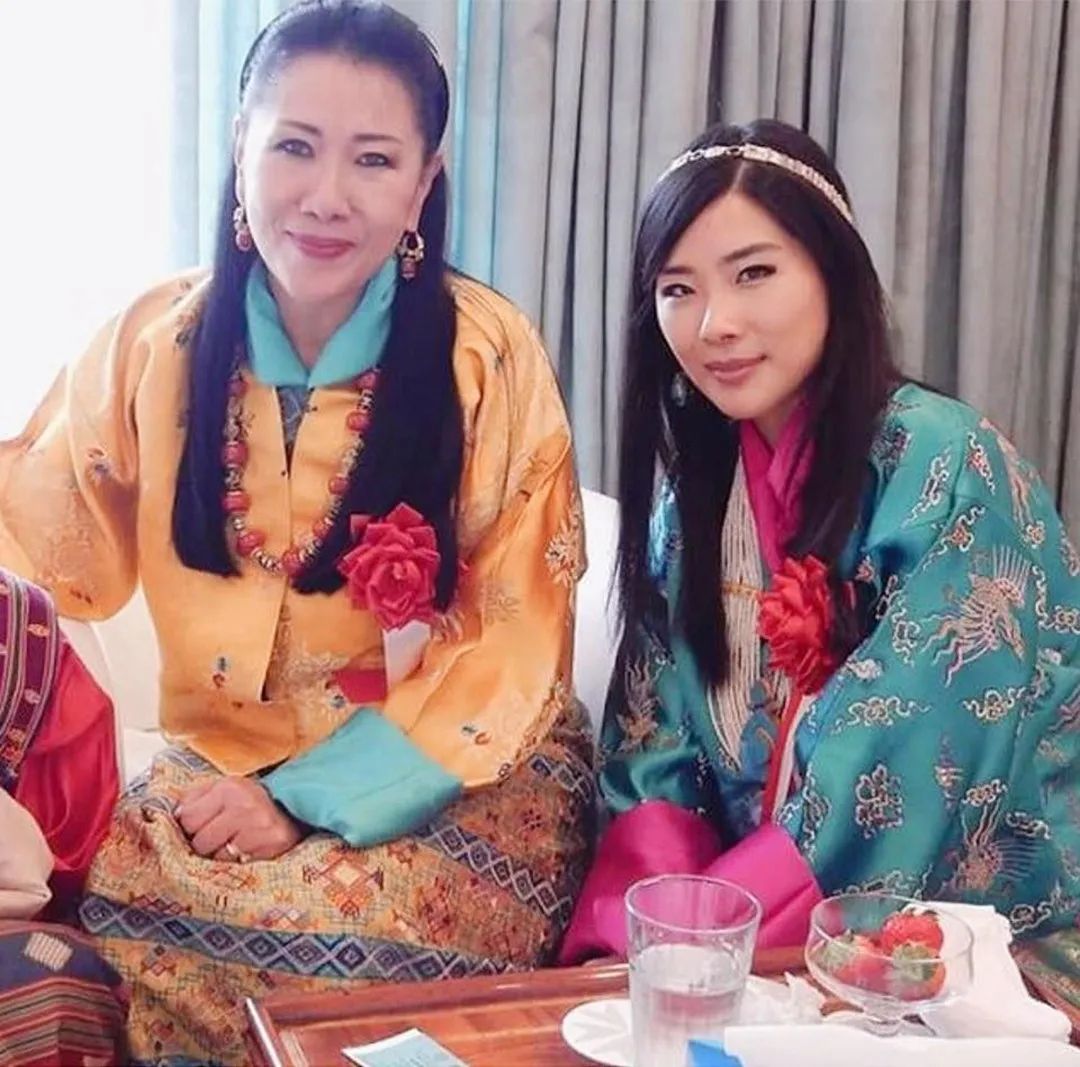 索南公主的丈夫也是一位高材生,在不丹财政部工作,兼任不丹银行的董事