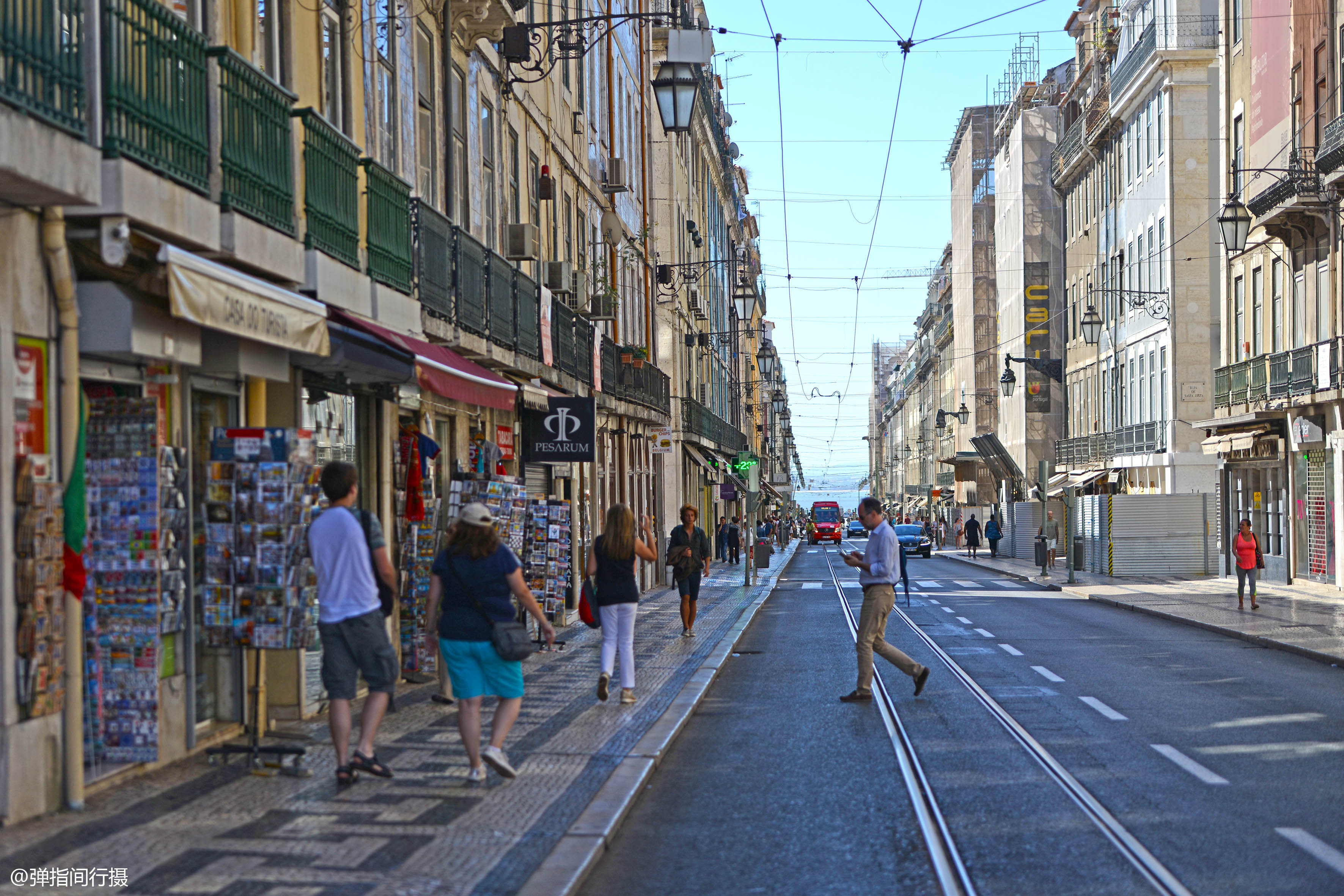 葡萄牙"千年都城",有种可行驶的"城市古董",叫有轨电车_街道