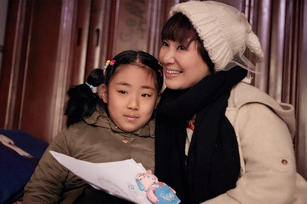 艳泓公益基金第四批抗疫物资抵达武汉_周艳泓