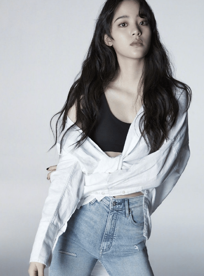 原创欧阳娜娜献身拍内衣广告穿太多引热议明星赚钱也太容易了吧