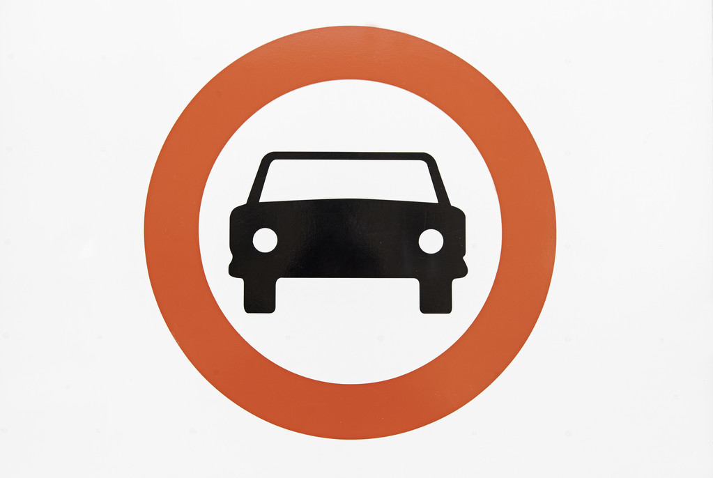 发生交通事故对方肇事逃逸怎么办,逃逸行为的表现形式有哪些?