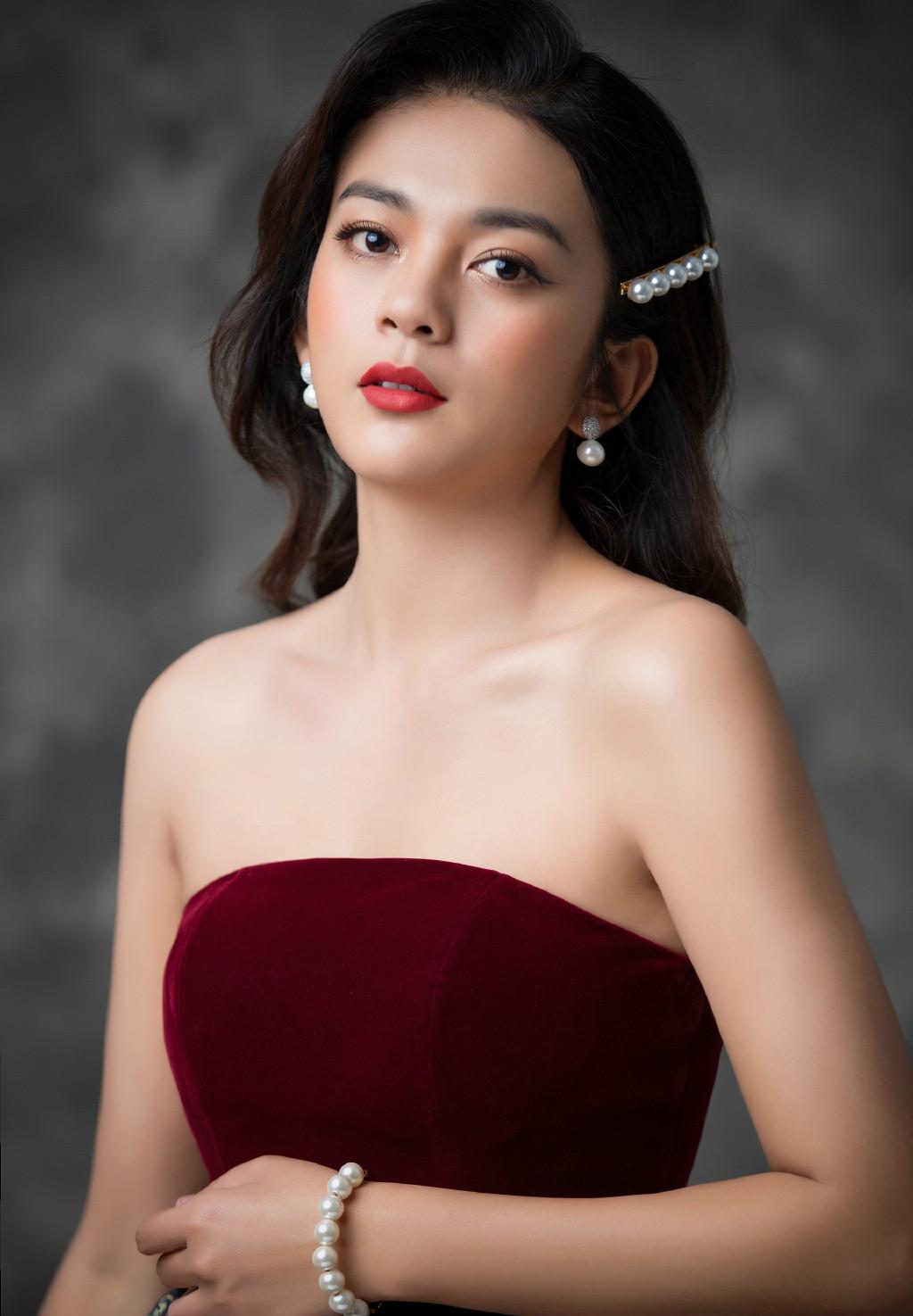 早前网传芒果台要翻拍美剧《绯闻女孩》,并有消息表示谈莉娜会出演.