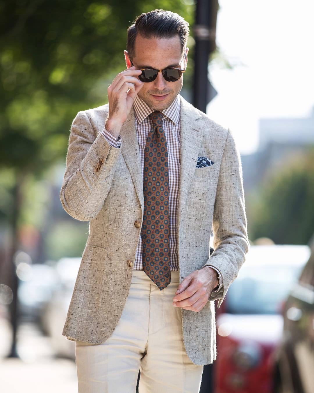 男士穿衣该如何避免精心打扮的土气