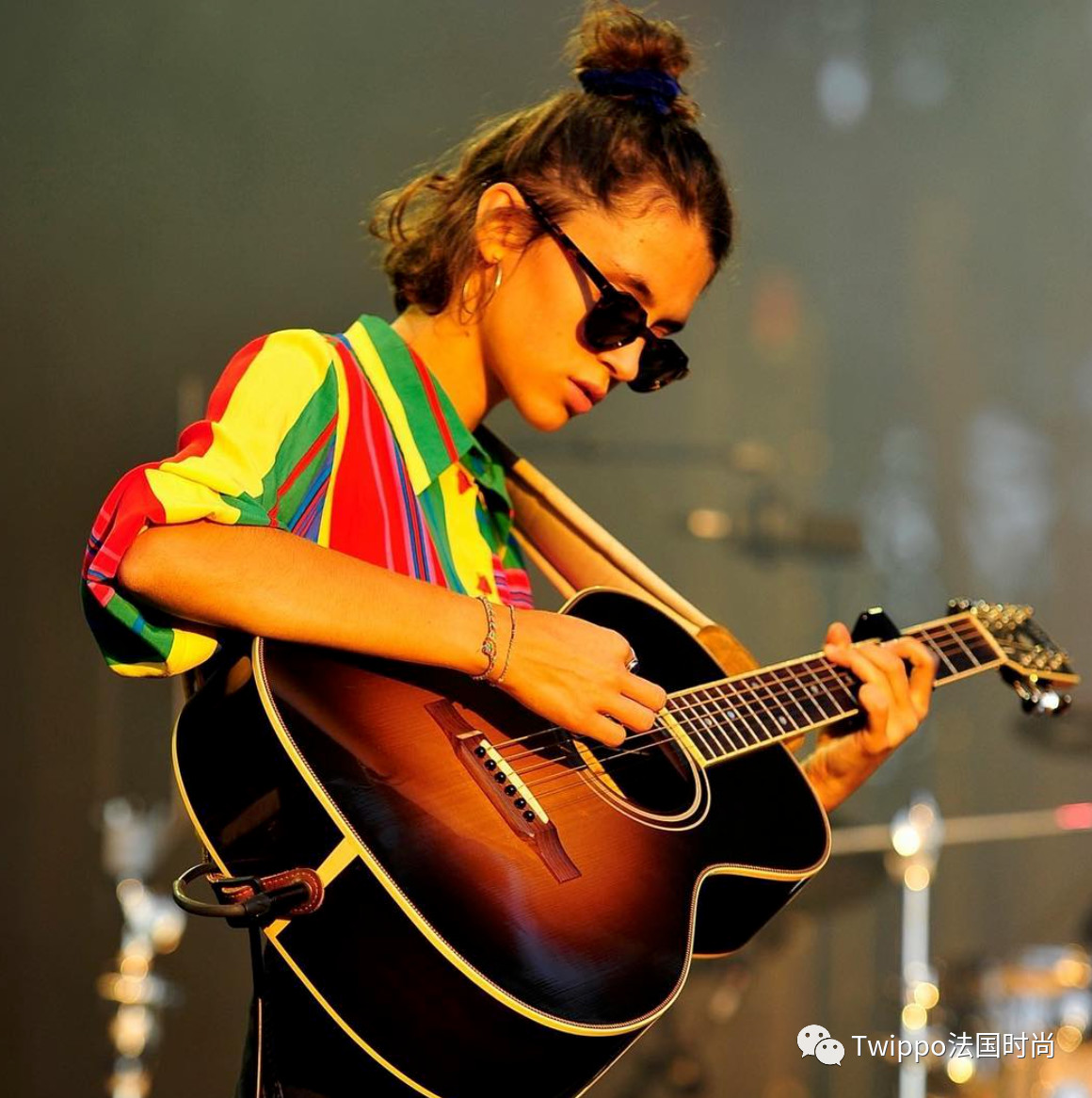 唱<千与千寻>的法国小姐姐火了,可不止长得好看这么简单_pomme