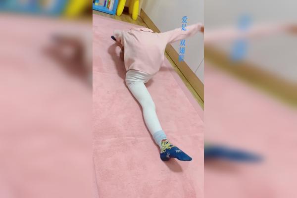 原来看书和动画片是缓解耗腿时疼痛的最佳方式