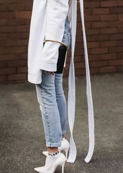 get到最流行的设计细节:超火的飘带与穿绳的元素,你和仙女的距离就差