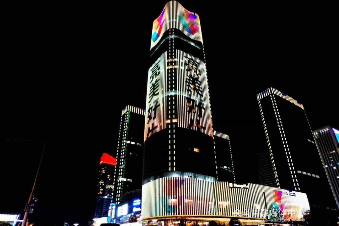 新光汇运营负责人表示:"疫情当前,商业综合体正常秩序并未完全恢复