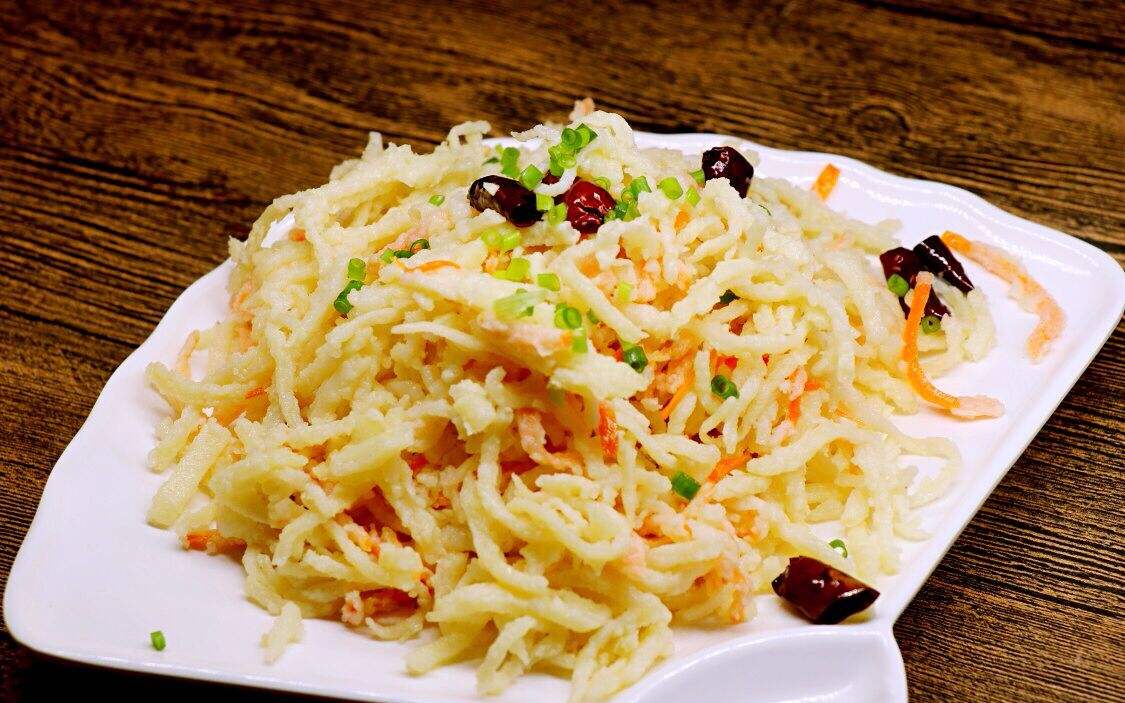 蔬菜和面粉制成的美味蒸菜香甜软绵保证让你爱不释口