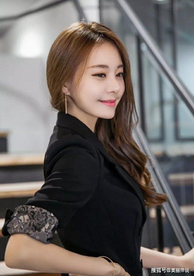 美女写真原来女人穿西装也能如此撩人