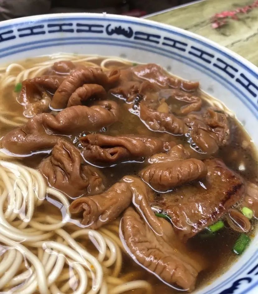 6块钱的葱油面炸出多少上海隐形富豪